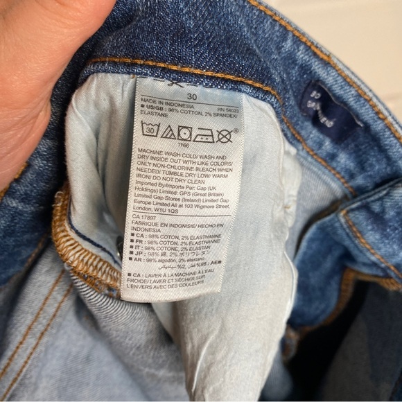 Gap Denim Girlfriend Raw Hem Blue Jeans Size 30 in Dark Indigo - Picture 9 of 11